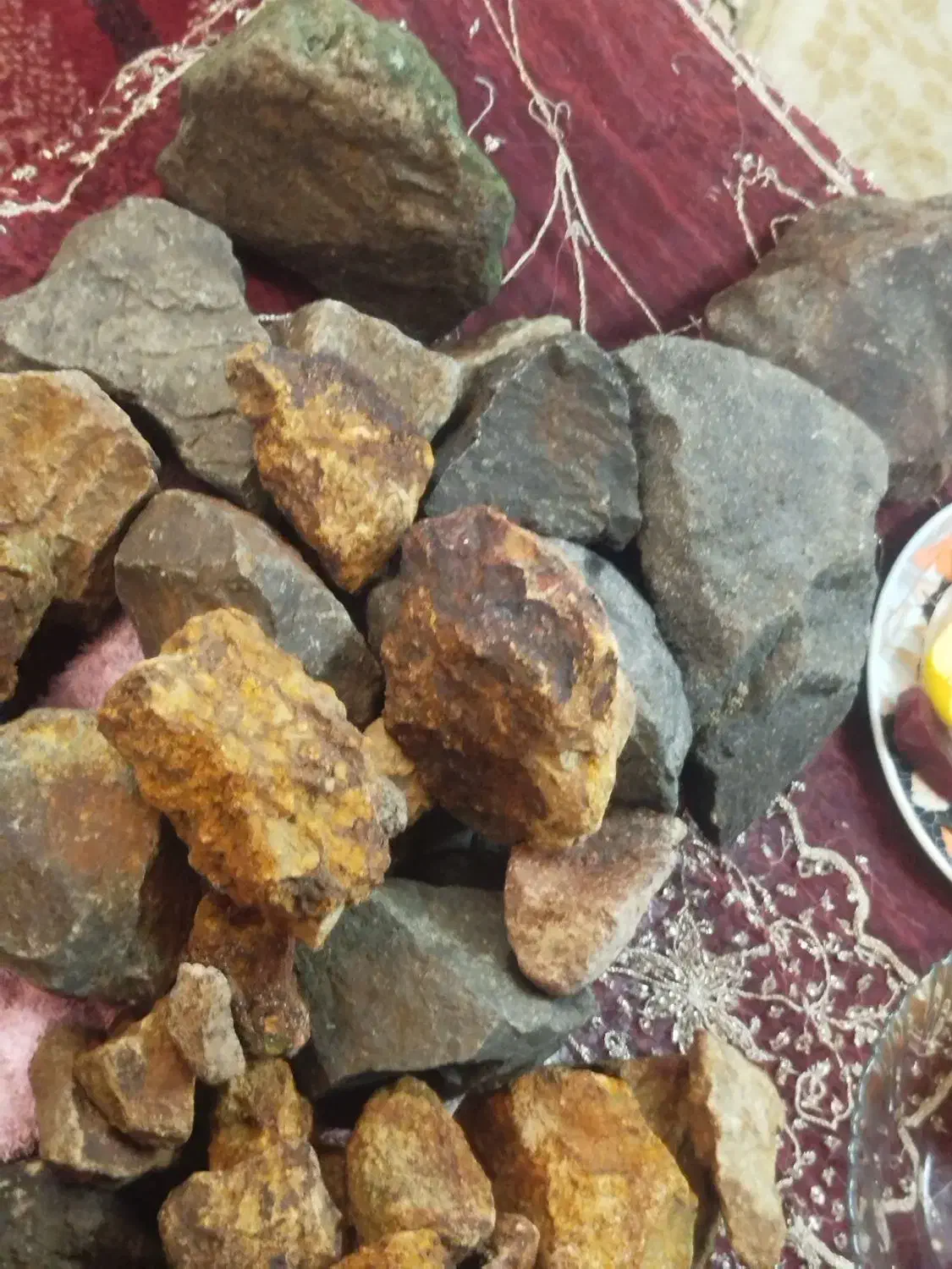 سنگهای زیبا با درخشش زیبا حالت اکلیلی|جواهرات|تهران, بروجردی|دیوار