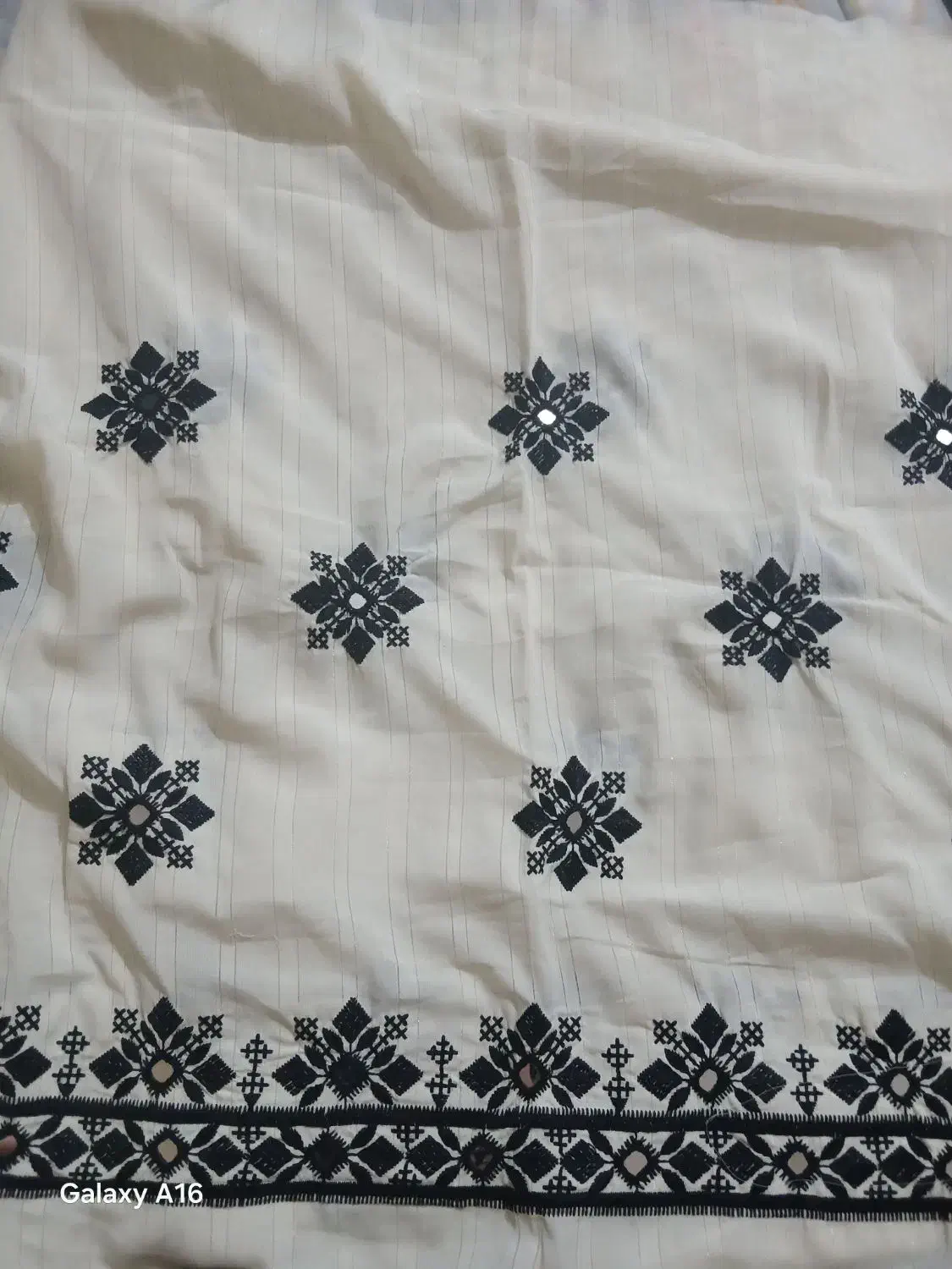 لباس چرخی|لباس|ایرانشهر, |دیوار