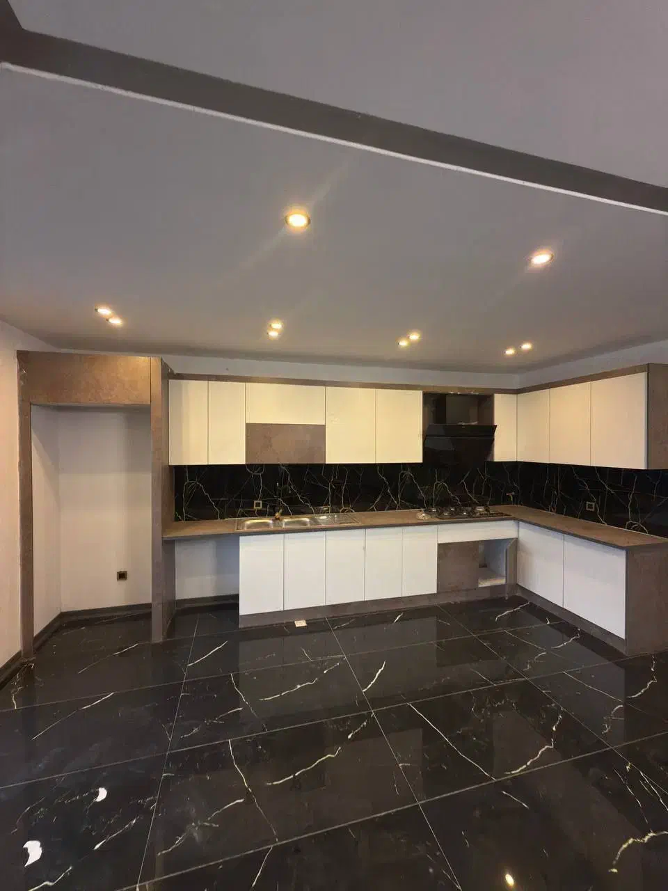 ویلاباغ فلت استخردار 220متری سند تکبرگ شهرکی همتیپ|فروش خانه و ویلا|محمودآباد, |دیوار