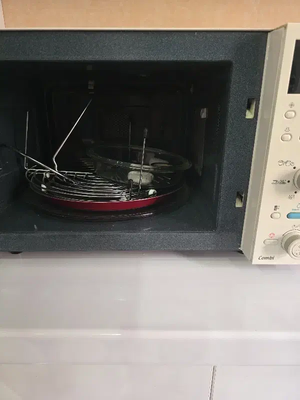 یک دستگاه ماکروفر|سایر لوازم برقی|ساری, |دیوار