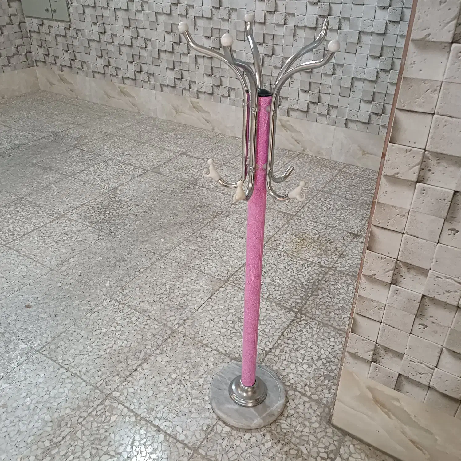 چوب لباسی کودک|مبلمان خانگی و میز عسلی|برخوار, |دیوار