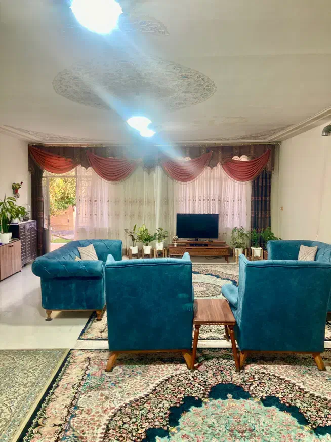 ویلایی۳خواب علامه در خیابان اصلی|فروش خانه و ویلا|شاهین‌شهر, طالقانی|دیوار