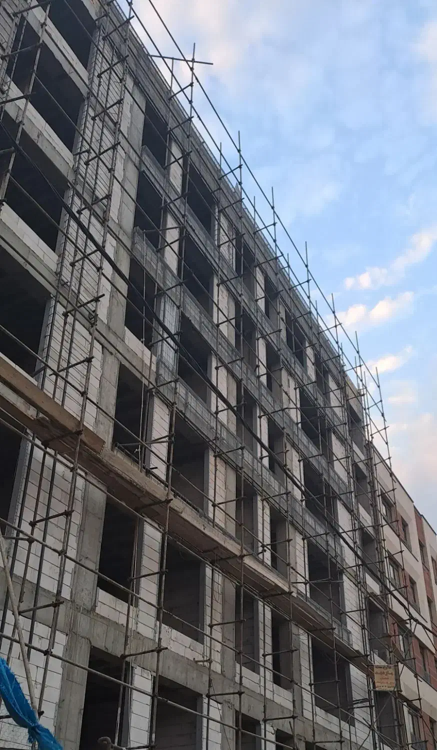 به یک کارگر آشنا به رابیتس بندی نیازمندیم|استخدام معماری، عمران و ساختمانی|فردیس, شهرک شهید حسینی|دیوار