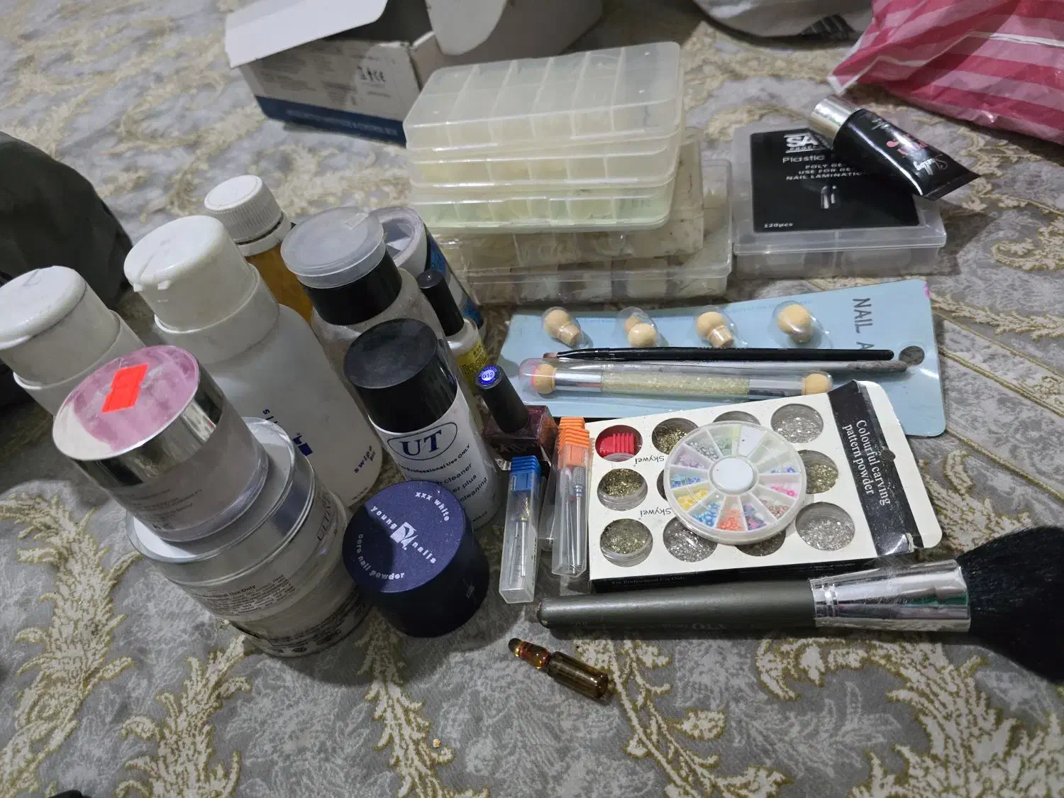 وسایل کاشت ناخن|آرایشی، بهداشتی، درمانی|ری, شهید غیوری (ابن باویه)|دیوار