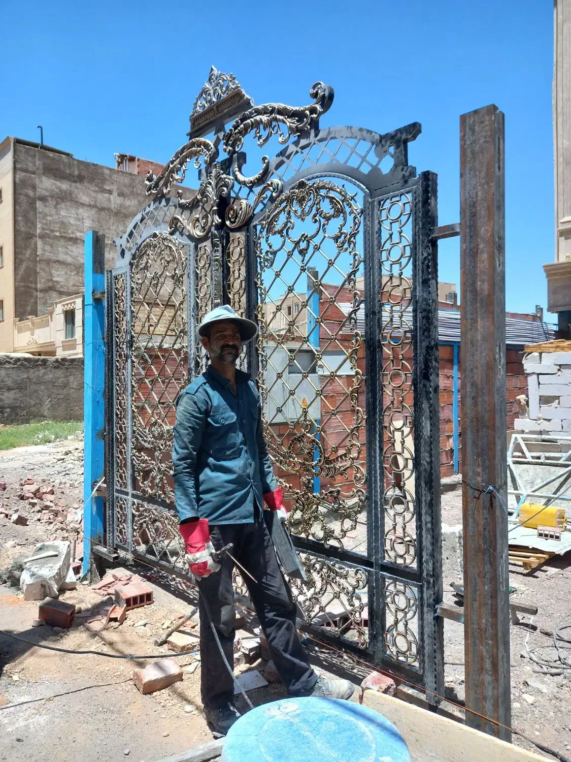 با سلام جوشکاری سیار واجرای شیروانی|خدمات پیشه و مهارت|کرمان, |دیوار