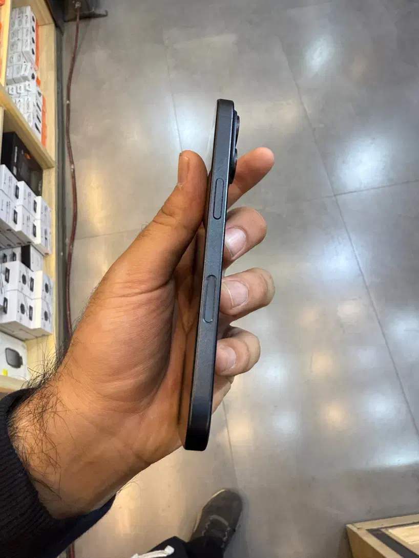 Iphone 16 normal|موبایل|اصفهان, چرخاب|دیوار