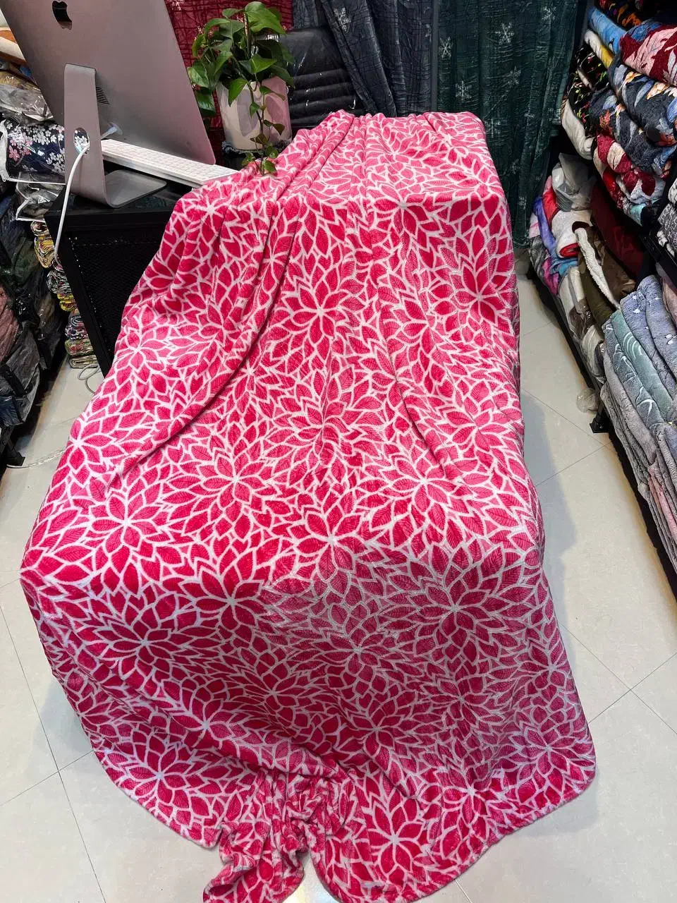 پتو دونفره برگی ۰۰۷|رختخواب، بالش، پتو|مشهد, عیدگاه|دیوار