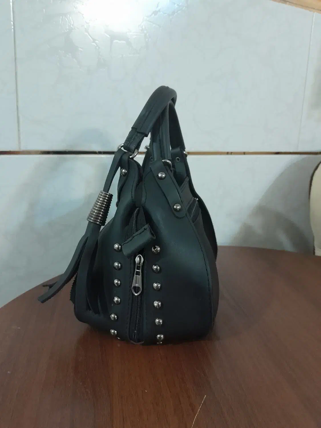 کیف|کیف، کفش، کمربند|زنجان, |دیوار