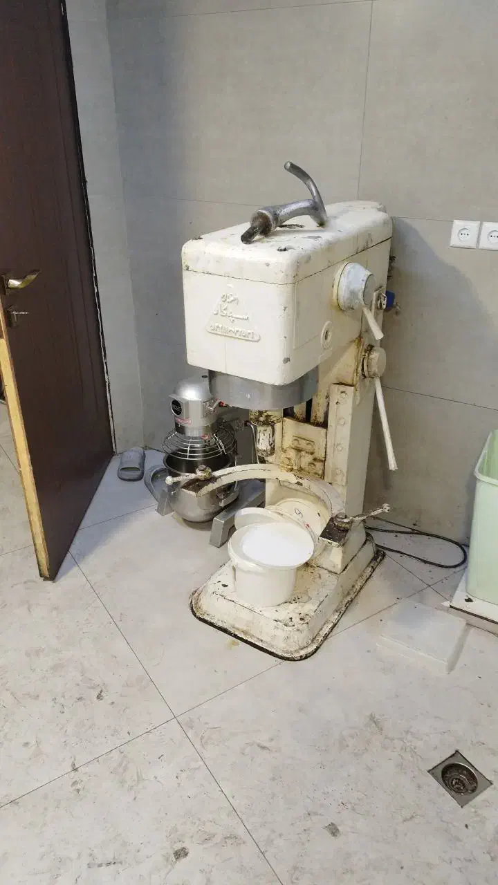 میکسر قنادی .فریرز ۶در|کافیشاپ و رستوران|تهران, جمالزاده|دیوار