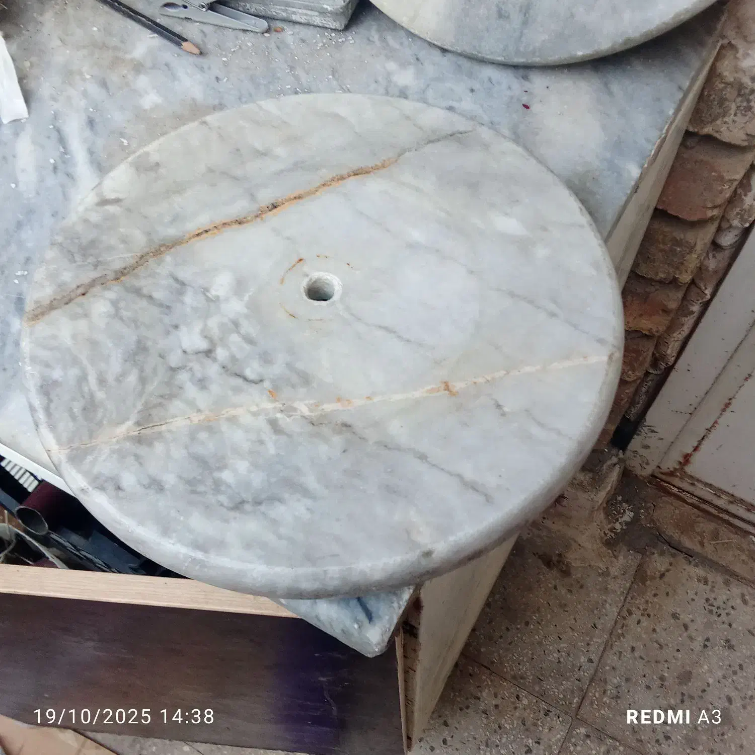 سنگ برای میله چوب لباسی|بندرخت و رخت‌آویز|قم, شاه سید علی|دیوار