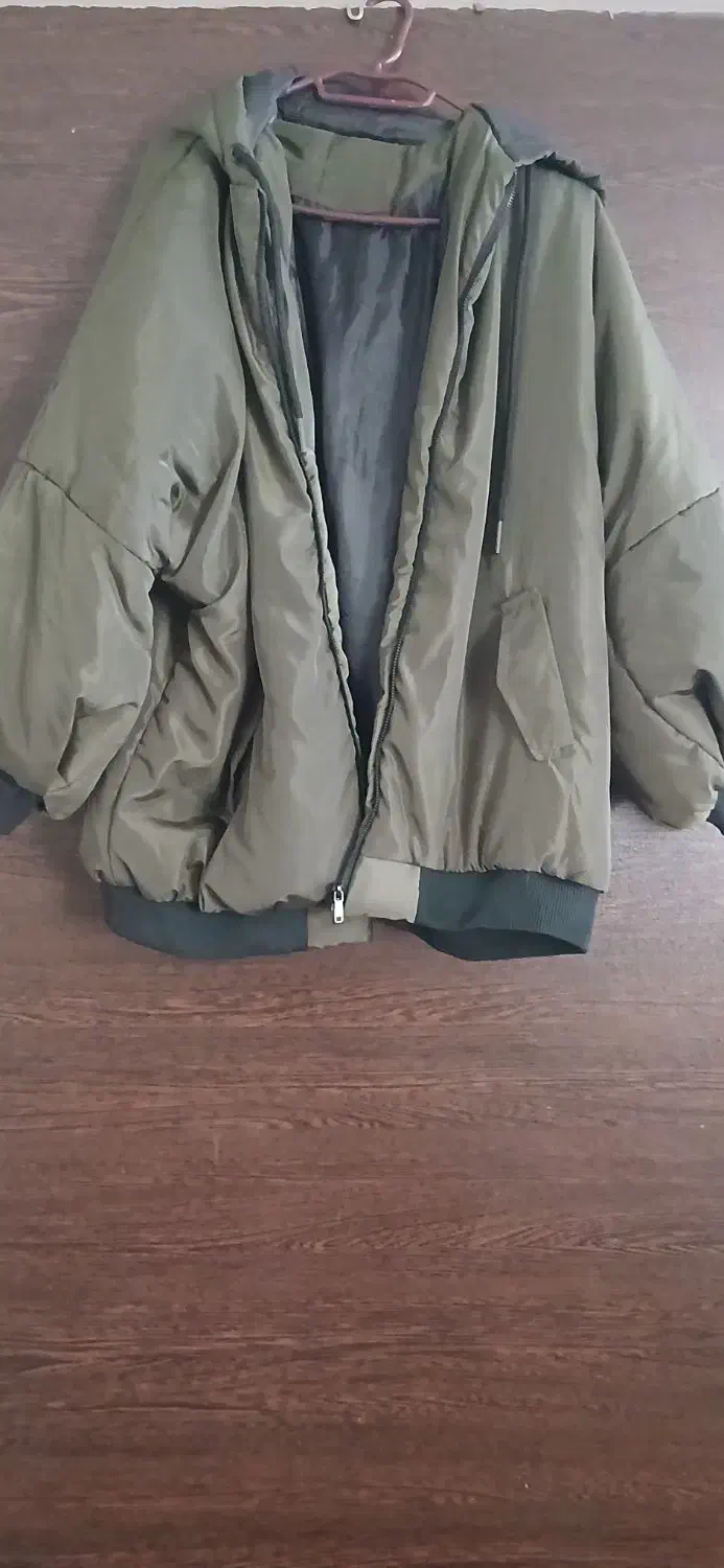 کاپشن|لباس|بومهن, |دیوار