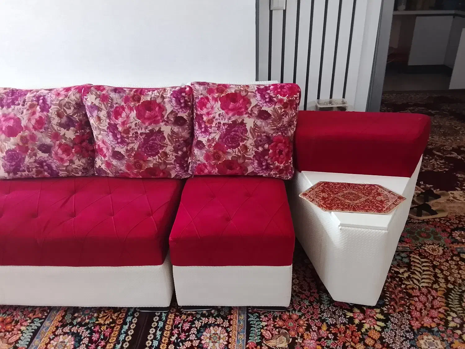 مبل 4نفره راحتی درحدنو|مبلمان خانگی و میز عسلی|فیروزآباد (فارس), |دیوار