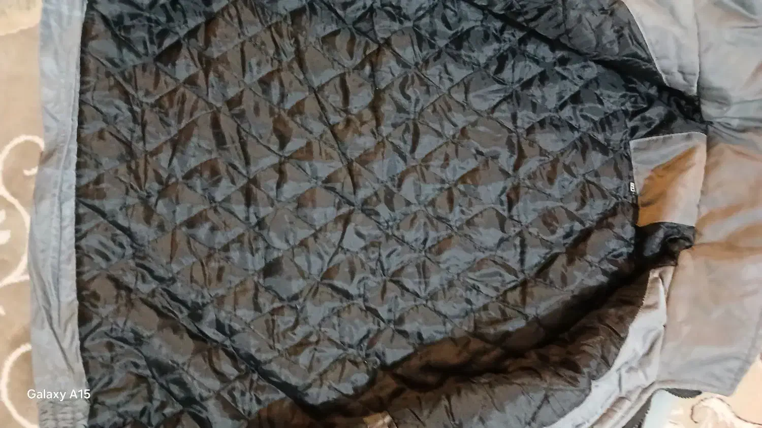 کاپشن کارنگهبانی|لباس|مشهد, کشف|دیوار