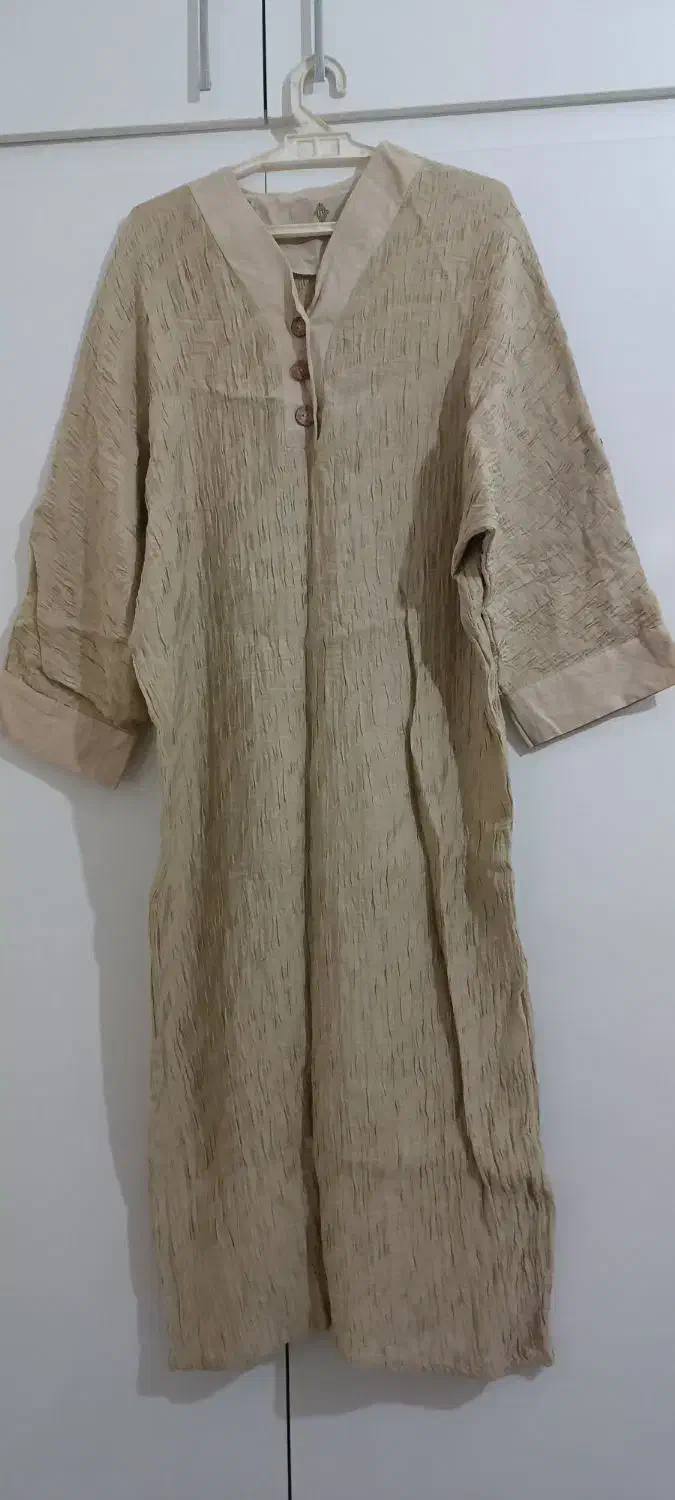 حراجی مانتو بلند و کشی است ۵۰۰هزار|لباس|نیشابور, تختی|دیوار