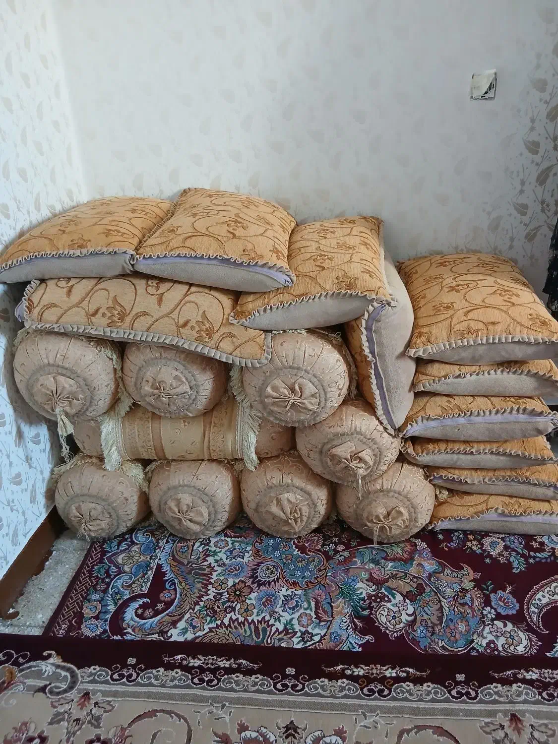 بالش پشتی پری|رختخواب، بالش، پتو|دهدشت, |دیوار