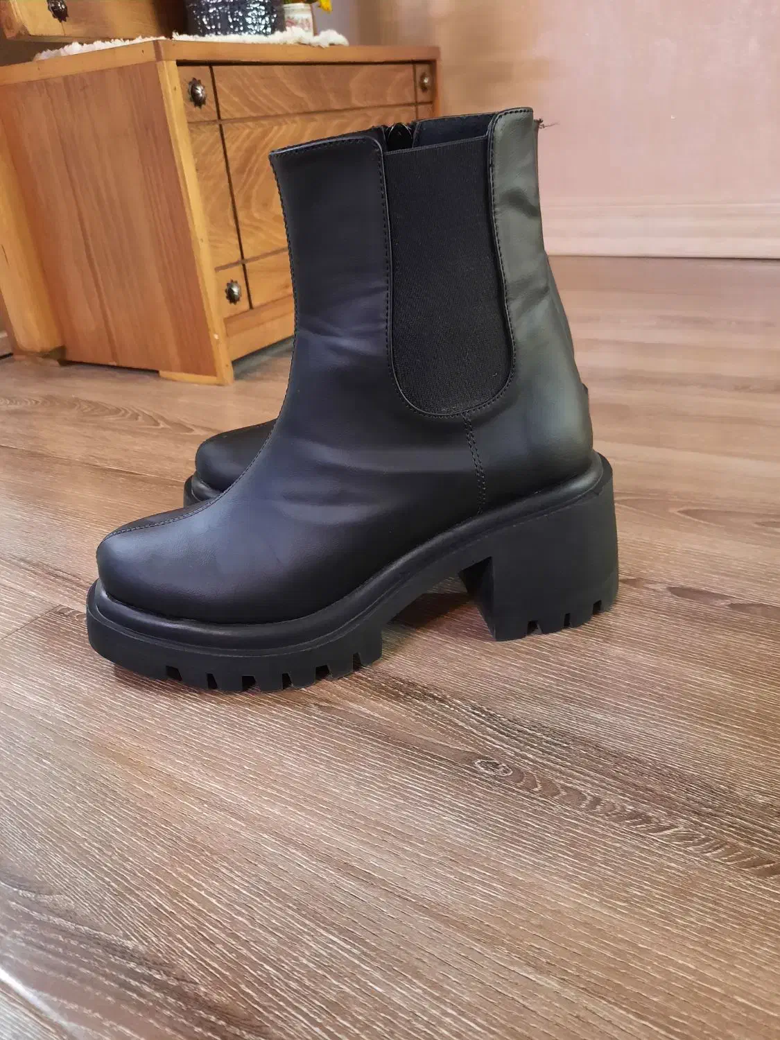 نیم بوت نو|کیف، کفش، کمربند|شاهرود, |دیوار