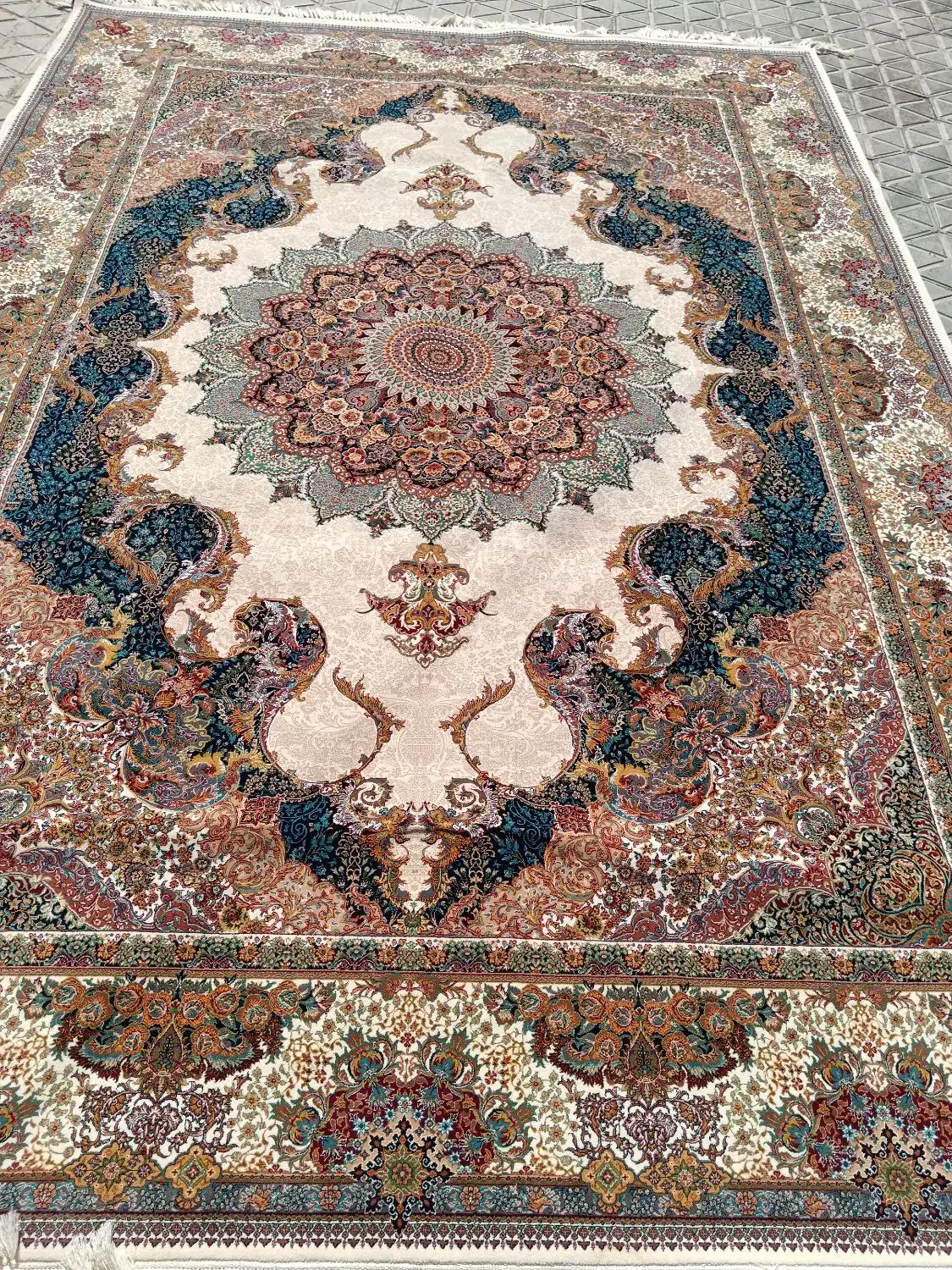 دو تخته فرش 9 متری 1000 شانه تراکم 3000|فرش|نجفآباد, بازار|دیوار