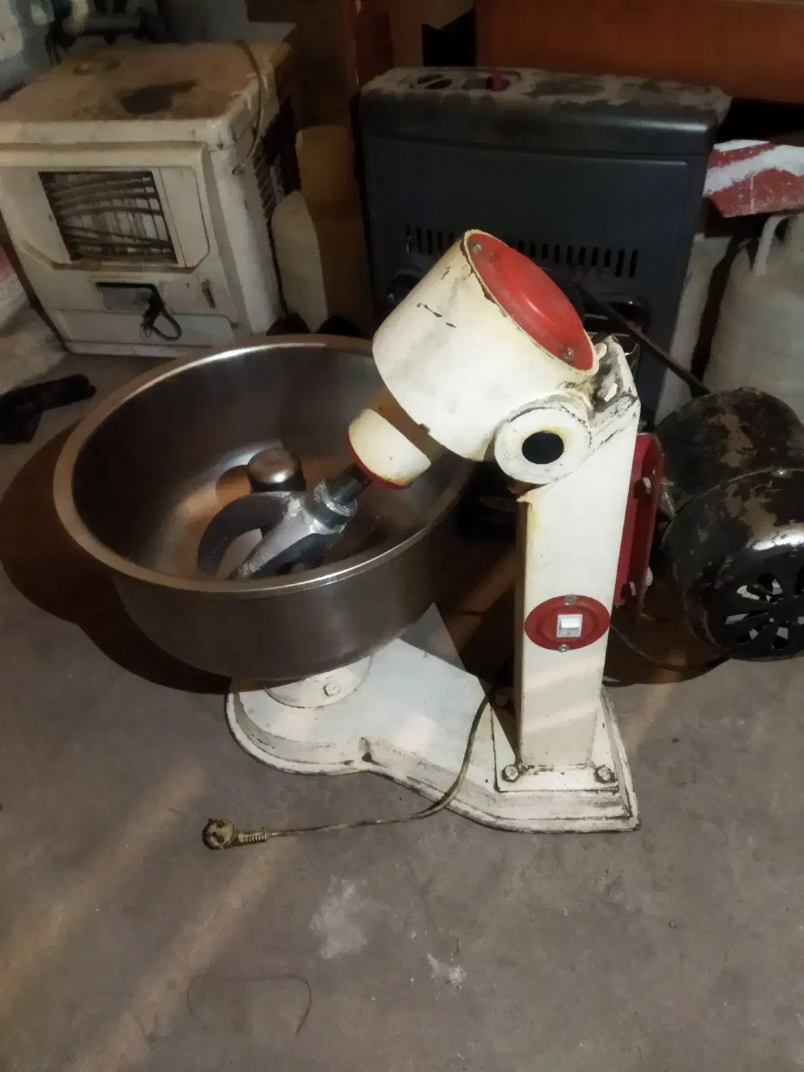 خمیرگیر، خمیرپهن کن، تاپینگ گرم ،سرخ کنفر ،ذرت|کافیشاپ و رستوران|تبریز, |دیوار