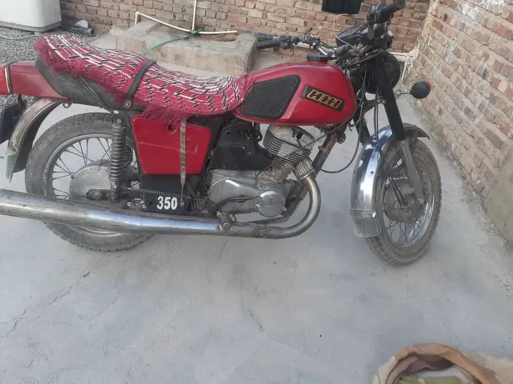 چرخ|دوچرخه، اسکیت، اسکوتر|خاش, |دیوار