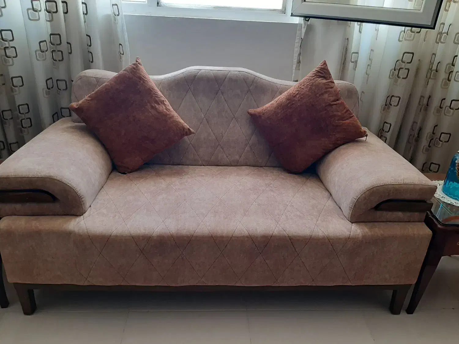 مبل ۷ هفت نفره|مبلمان خانگی و میز عسلی|شیراز, شهرک گلستان شمالی|دیوار