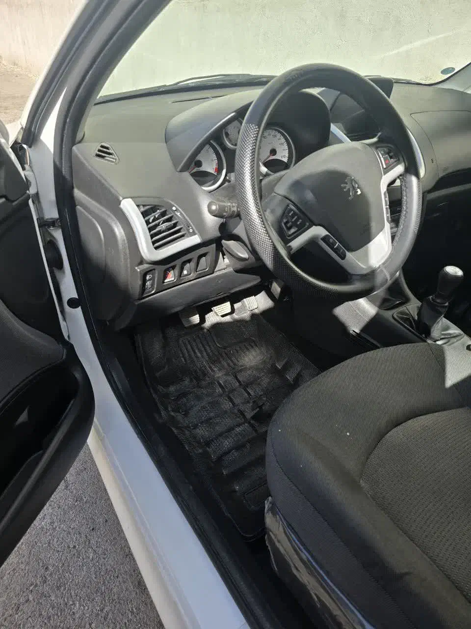 ۲۰۷ tu3مدل ۴۰۲ قابل معاوضه|خودرو سواری و وانت|اصفهان, فروردین|دیوار