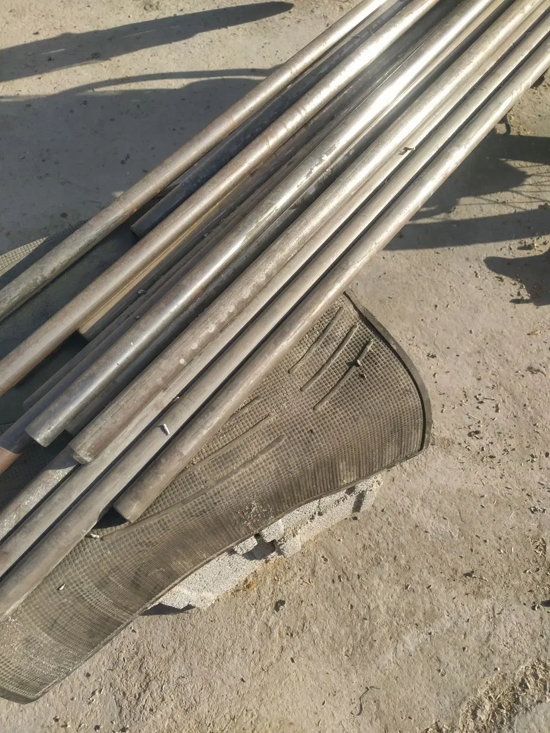 شافت بیست پنج|ماشین‌آلات صنعتی|مرودشت, نقش رستم|دیوار