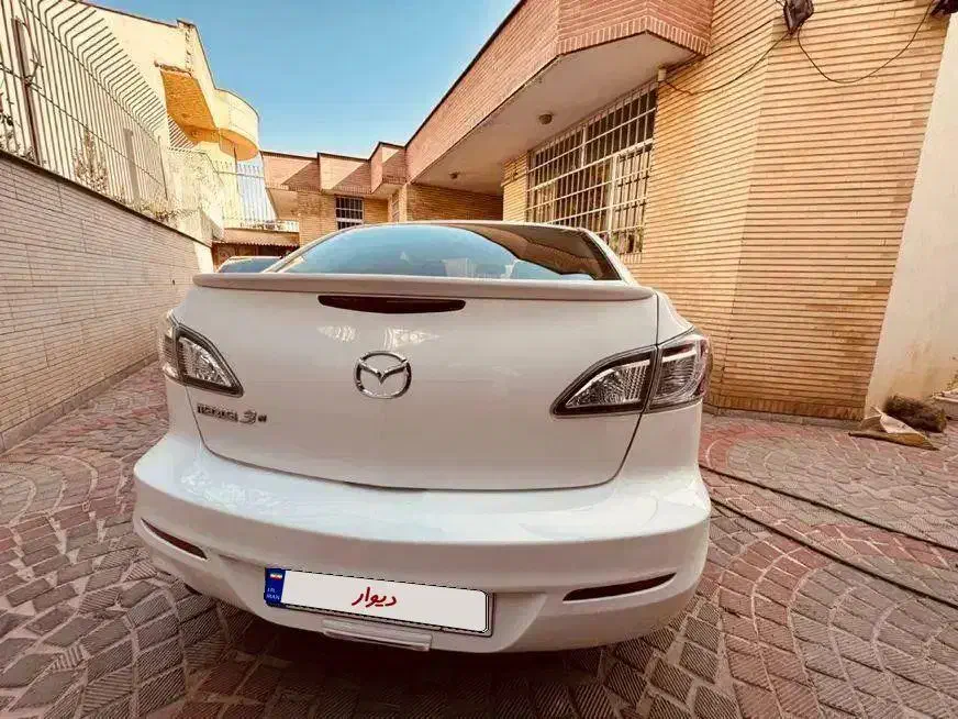 مزدا۳ اتومات تیپ۴ سفید ۱۳۹۴|خودرو سواری و وانت|شیراز, ستارخان|دیوار