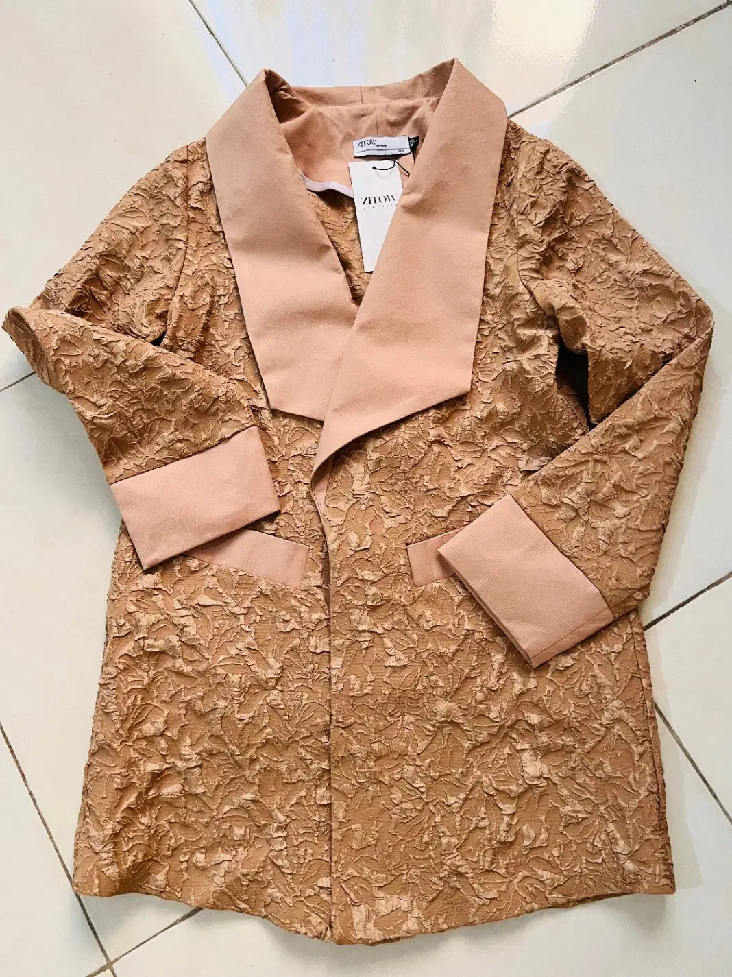 مانتو پفکی|لباس|تنکابن, |دیوار