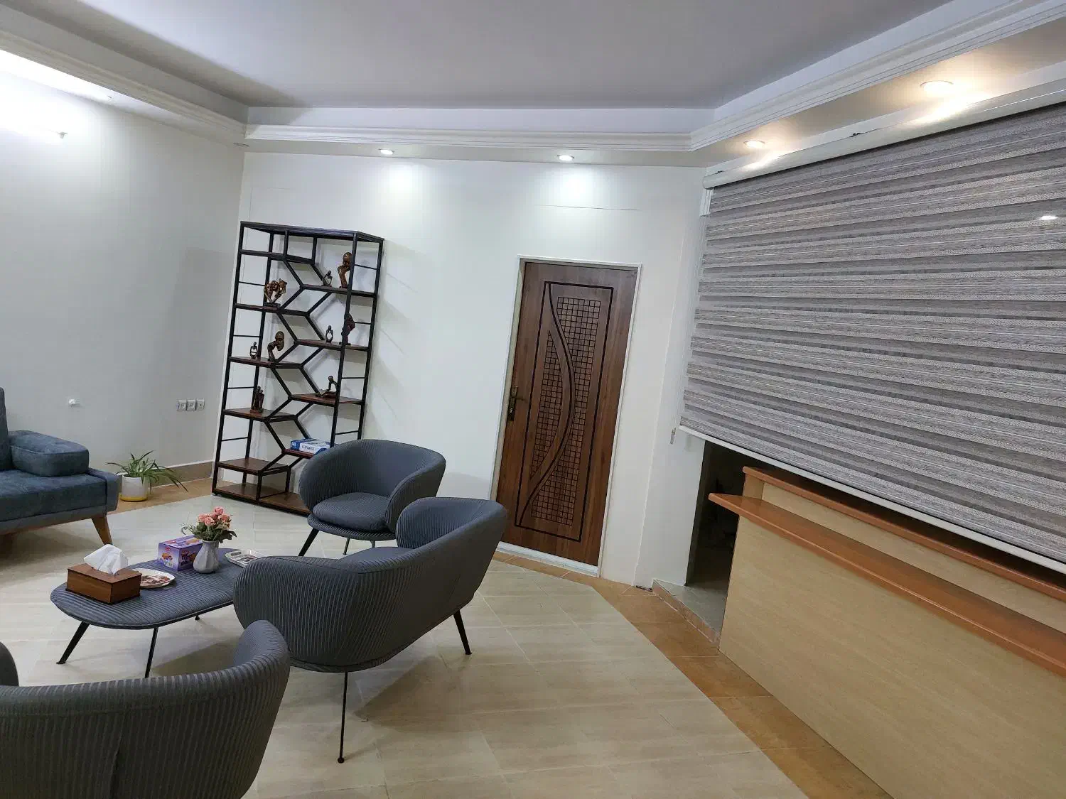 اجاره ساعتی اتاق مشاوره وتدریس خصوصی حداقل۲۰۰|اجارهٔ دفتر کار، اتاق اداری، مطب|قم, زنبیل آباد|دیوار