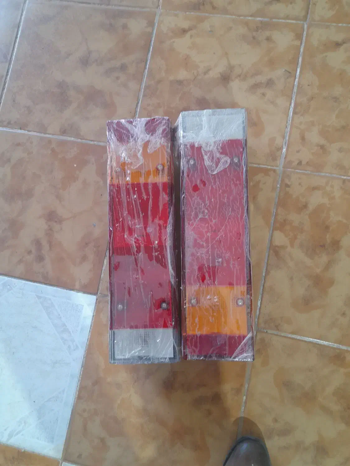 چراغ عقب خاور|قطعات یدکی و لوازم جانبی|هشتگرد, هیو|دیوار