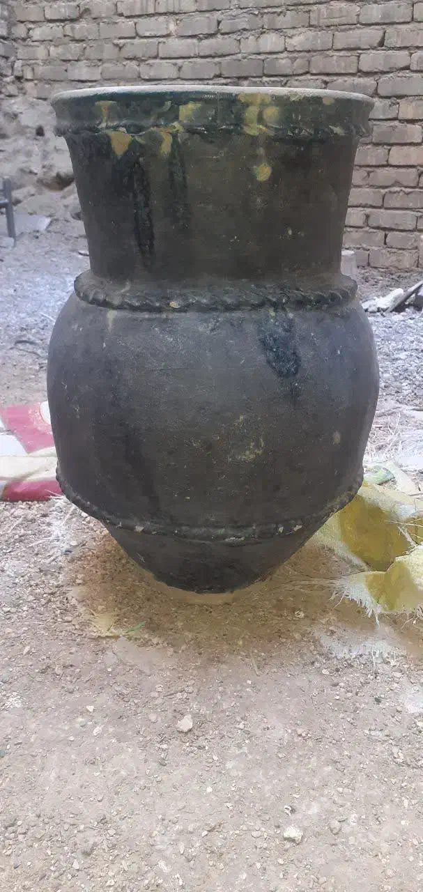 خمره قدمتدار|کلکسیون اشیاء عتیقه|اصفهان, جلالیه|دیوار