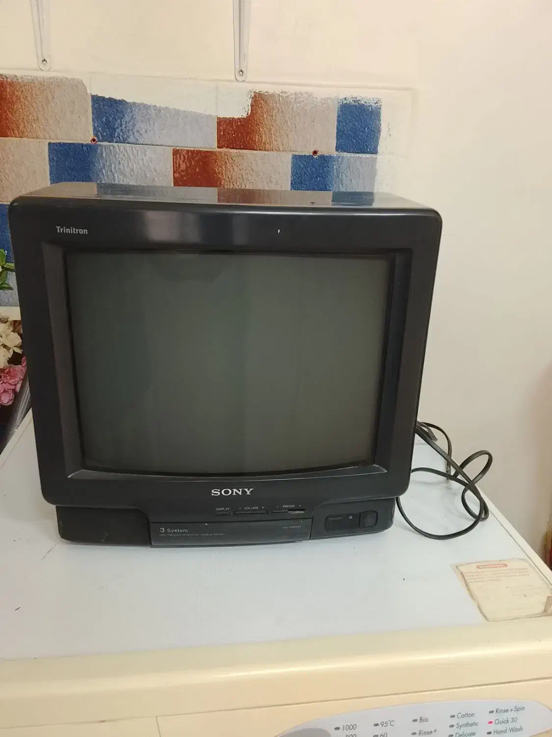 تلویزیون رنگی ۱۴ اینچ سونی|تلویزیون و پروژکتور|تهران, تسلیحات|دیوار