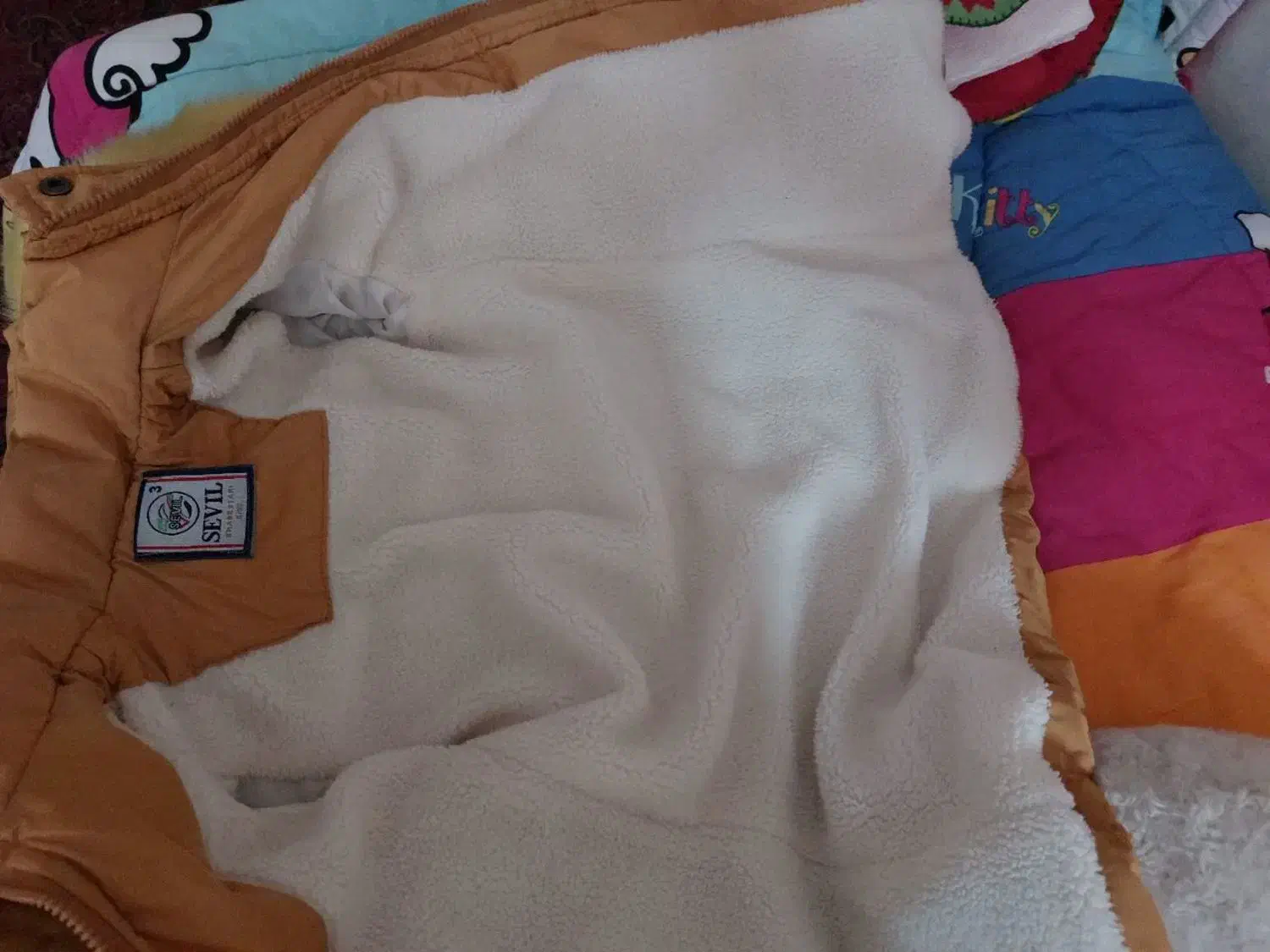 کاپشن دخترانه|کفش و لباس بچه|اندیشه, اندیشه فاز ۲|دیوار