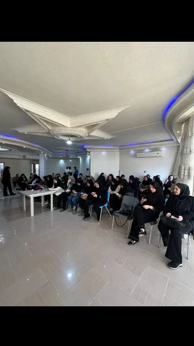 کار با گوشی با درامد بالا برای بانوان|استخدام بازاریابی و فروش|خمینی‌شهر, |دیوار