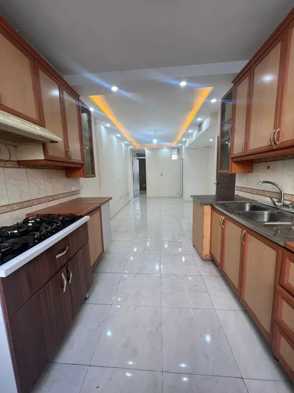 ۵۰ متر/خوش نقشه/نورخور/لوکیشن مترو/بالکن