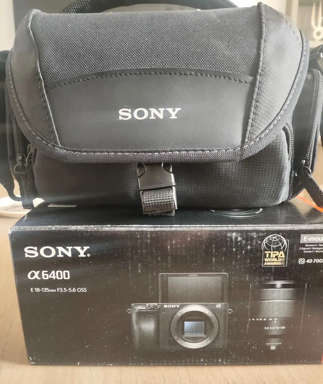 دوربین سونی a6400 + لنز 18-135 بسیار تمیز|دوربین عکاسی و فیلمبرداری|تهران, ایوانک|دیوار