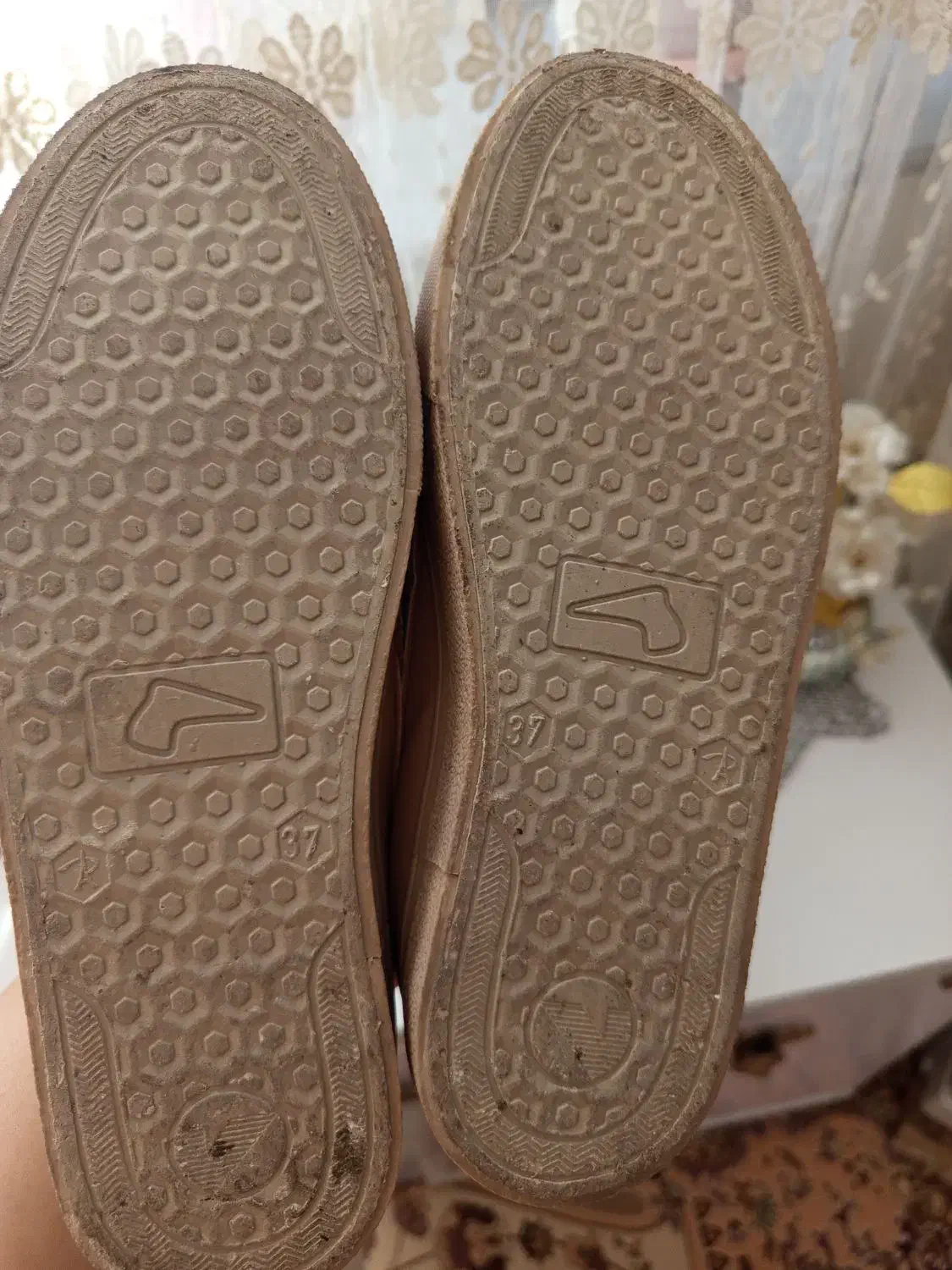 کفش راحتی|کیف، کفش، کمربند|خوی, |دیوار