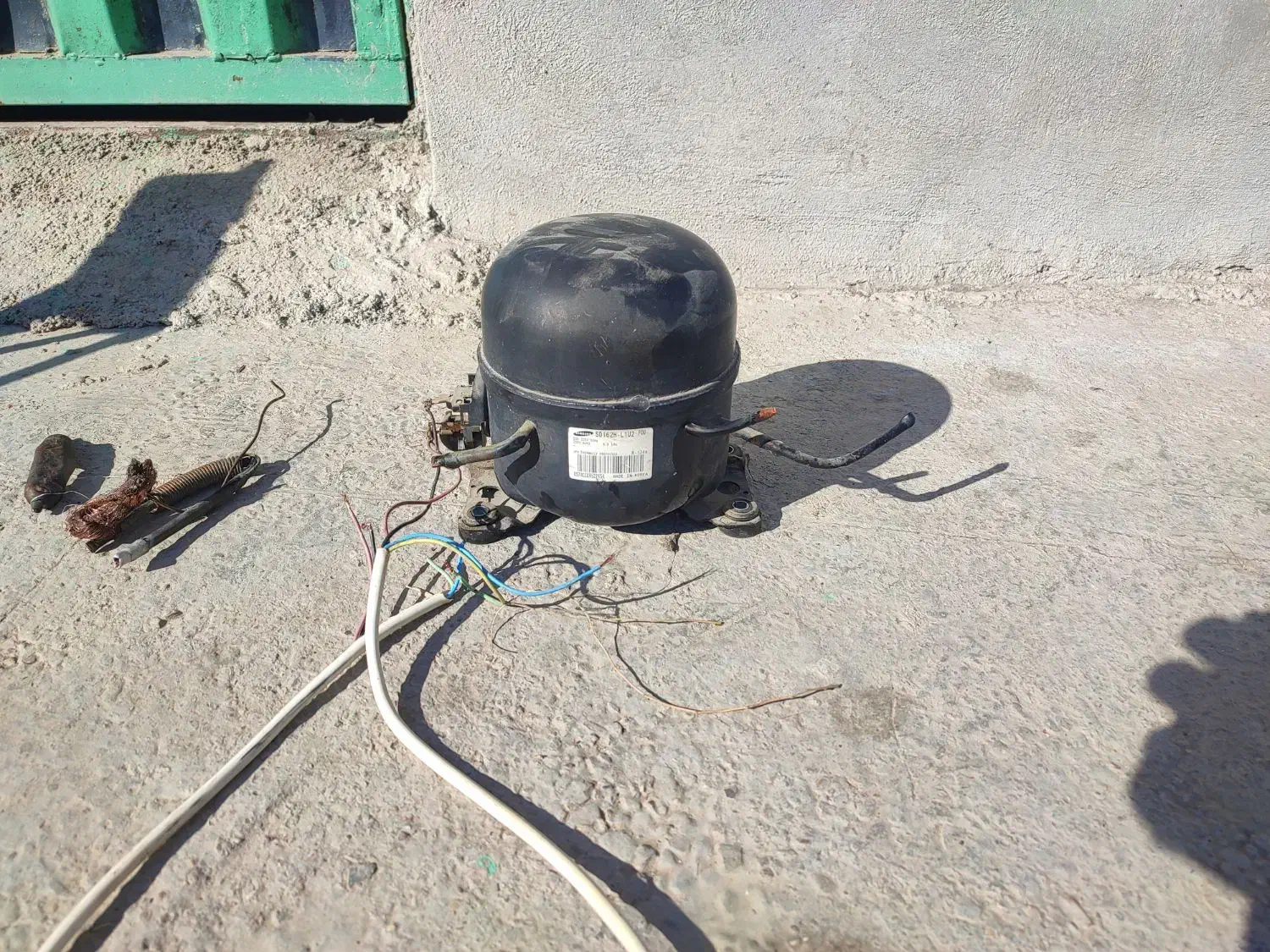 موتوریخچال|یخچال و فریزر|گالیکش, |دیوار