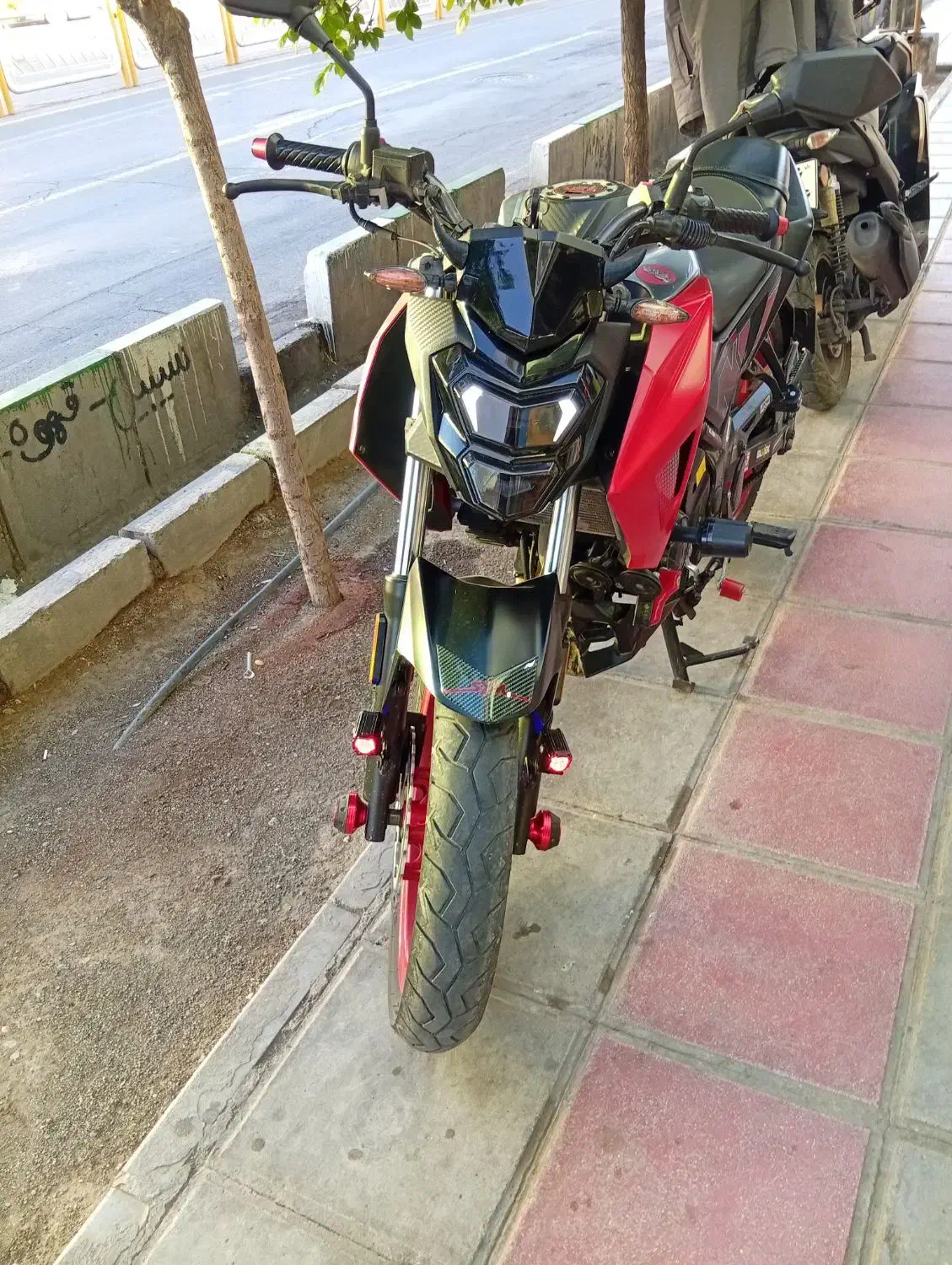 na 180|موتورسیکلت|قم, نخودی|دیوار