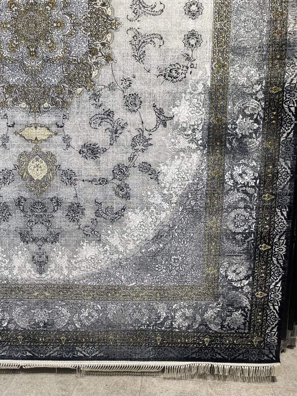 ترنج دار زمینه طوسی نخ خالص|فرش|مشهد, کوشش|دیوار