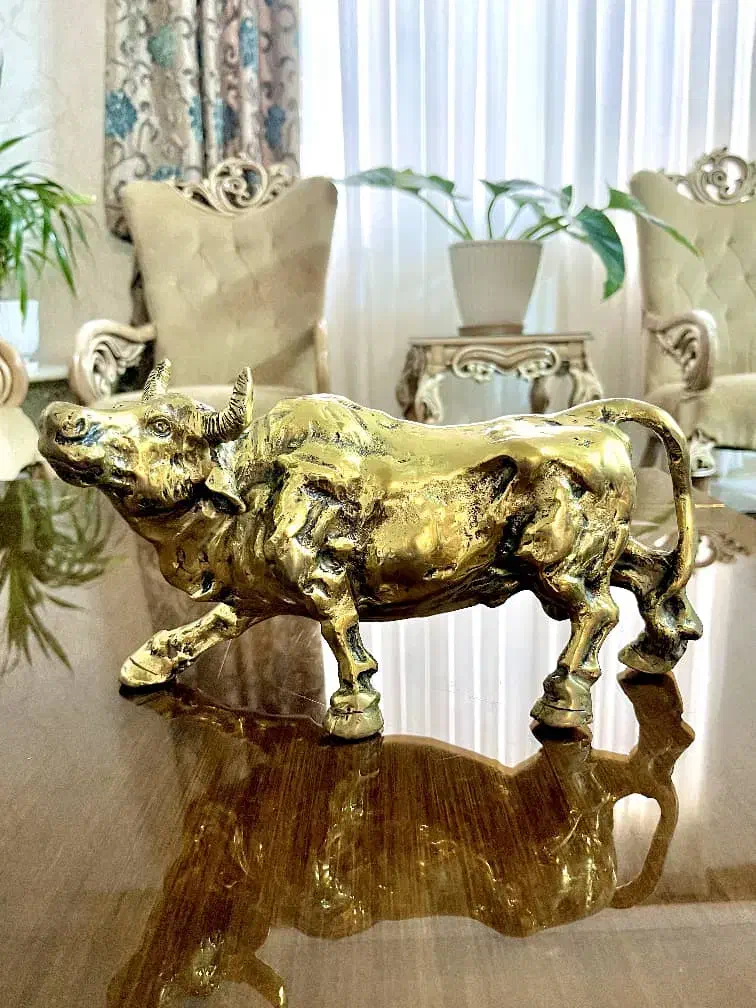 مجسمه برنجی|مجسمه، تندیس، ماکت|پیشوا, |دیوار