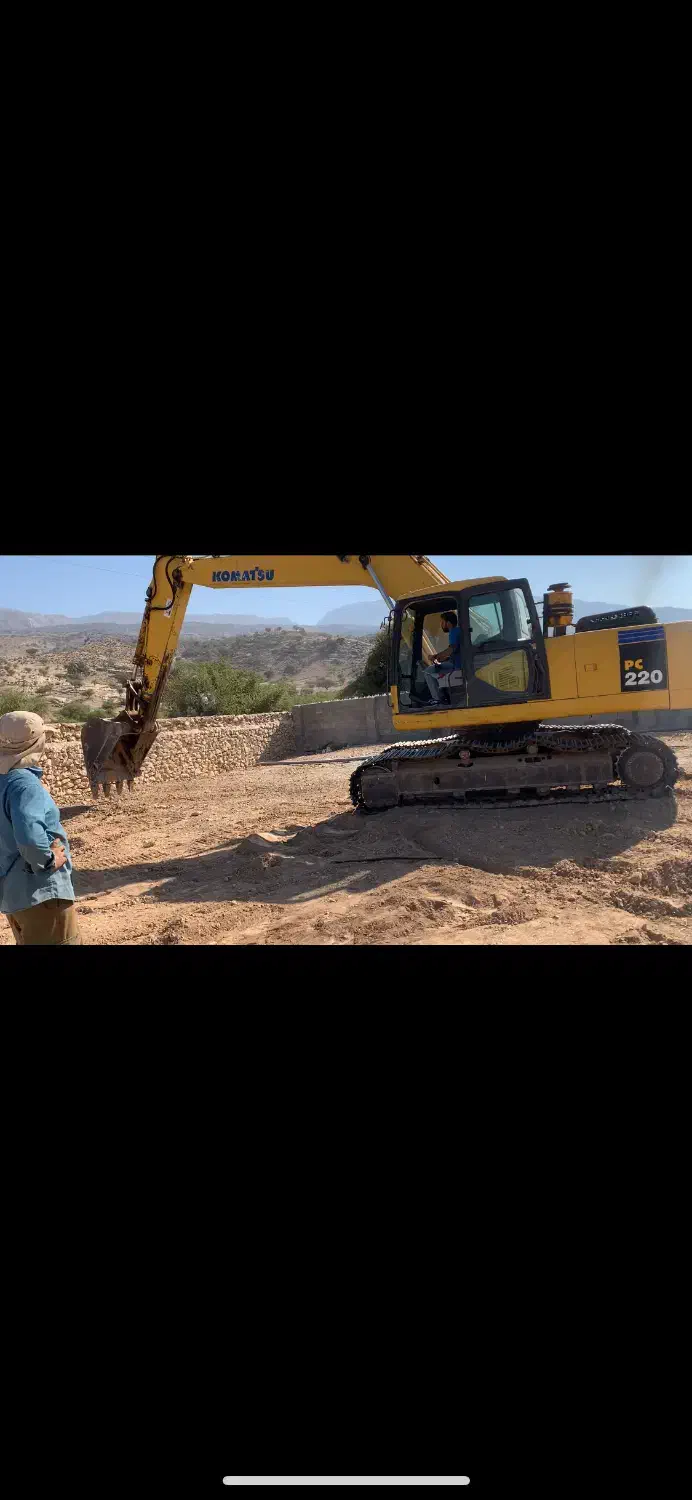 خاکبرداری با بیل میکانیکی کوماتسو پروژه صنعتی|خدمات حمل و نقل|شاهین‌شهر, برخوار غرب|دیوار