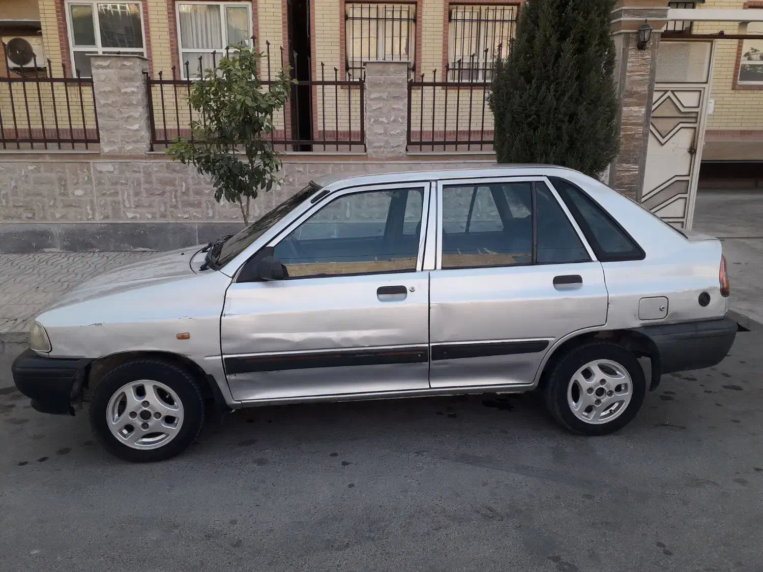 فروش پراید ۱۴۱ نقره ای در حد|خودرو سواری و وانت|شیراز, نصر|دیوار