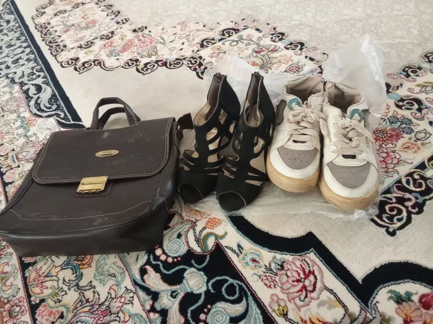 کفش فروشی|کیف، کفش، کمربند|فریمان, |دیوار