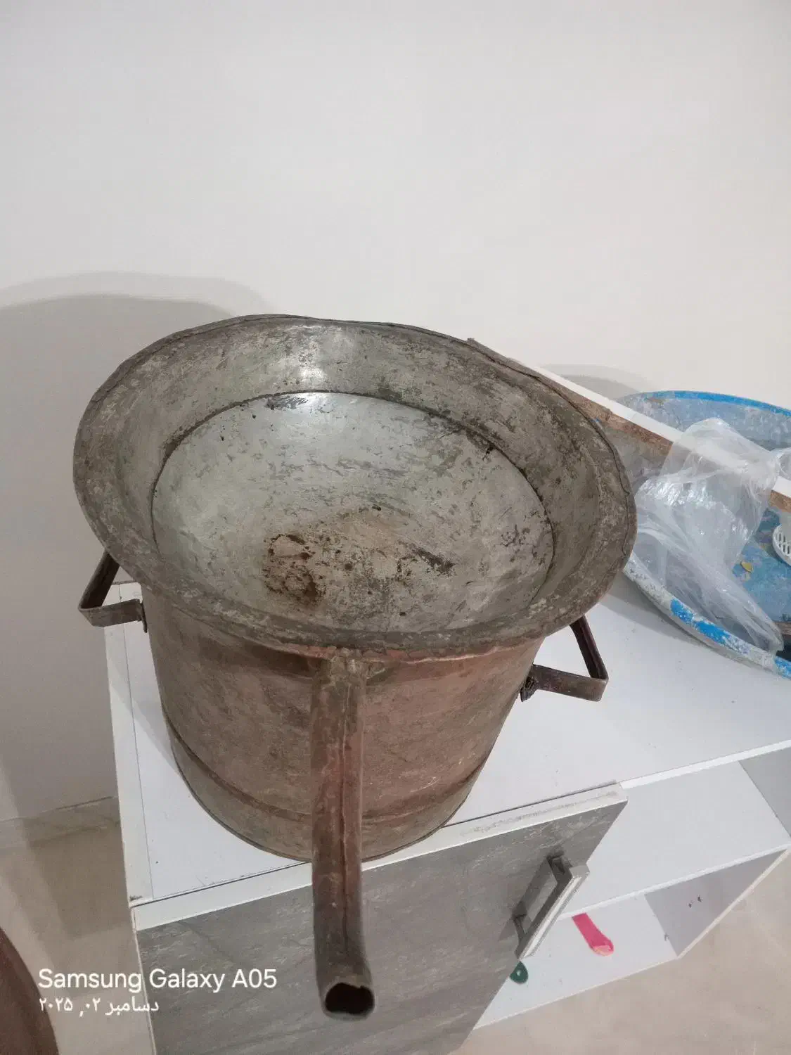 گلاب گیر قدیم|ظروف پخت‌وپز|رشت, کوی مهر|دیوار