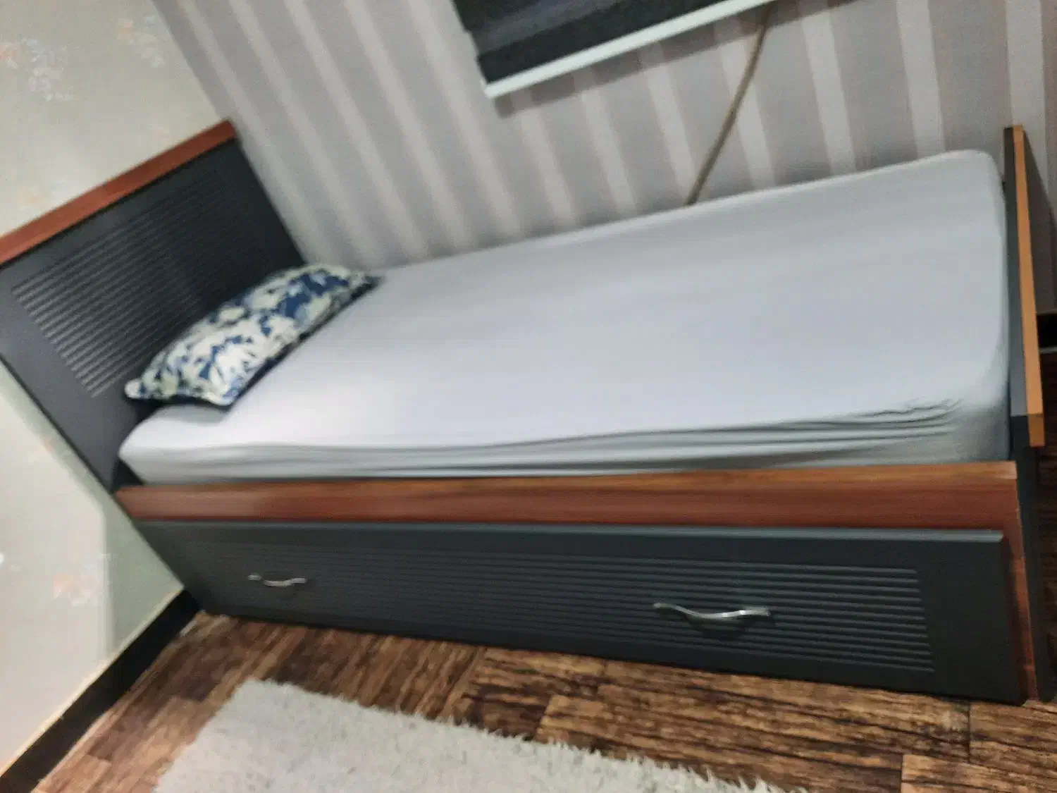 تختخواب یک نفره|تخت و سرویس خواب|خرمآباد, |دیوار