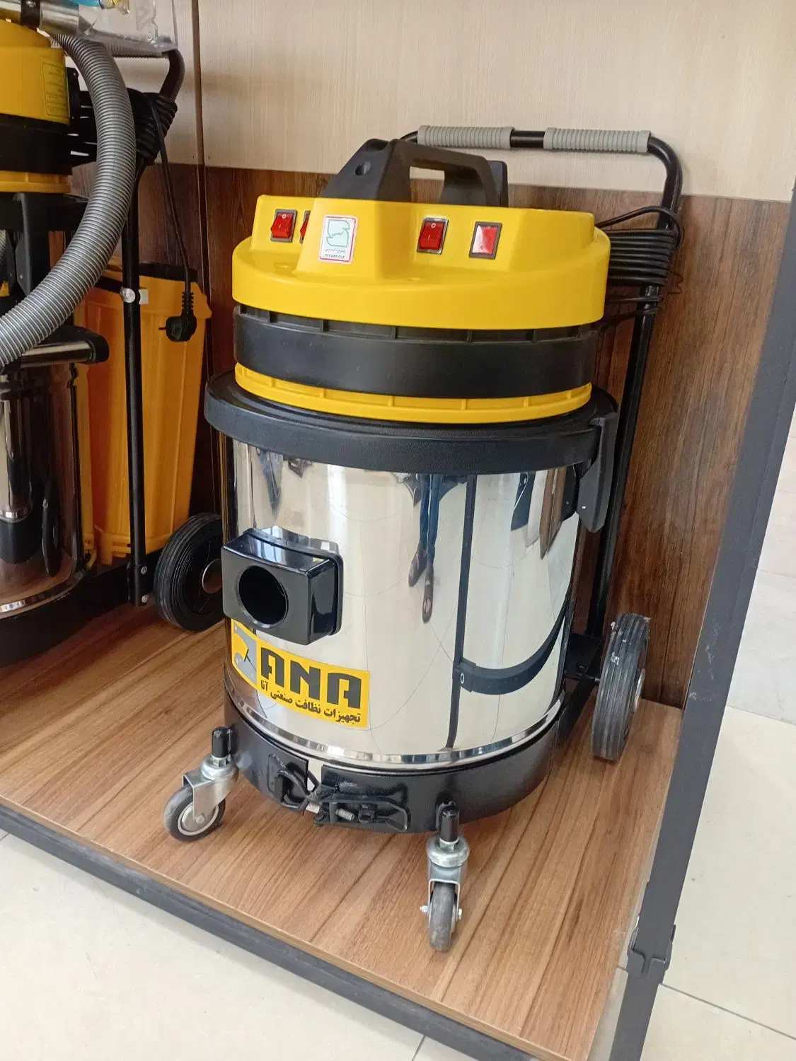 جاروبرقی صنعتی آب و خاک آنا مدل حرفه ای|ماشینآلات صنعتی|تهران, شیخ هادی|دیوار