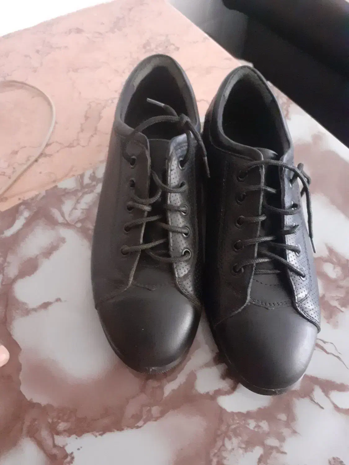 کفش چرم ۳۷|کیف، کفش، کمربند|تربت‌حیدریه, باغ ملی|دیوار