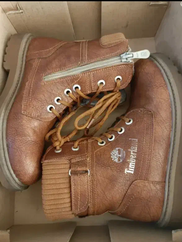 پوتین مارک تیمبرلند سایز ۳۲ بچگانه|کیف، کفش، کمربند|قزوین, |دیوار