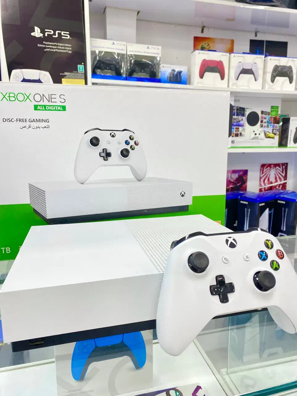 XBOX One S (اقساط)|کنسول، بازی ویدئویی و آنلاین|اصفهان, سعادت‌آباد|دیوار